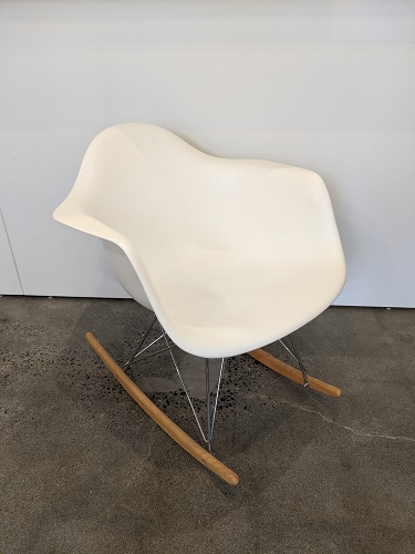 Reproduction Eames-style rocking chair – Modele's Home Furnishings